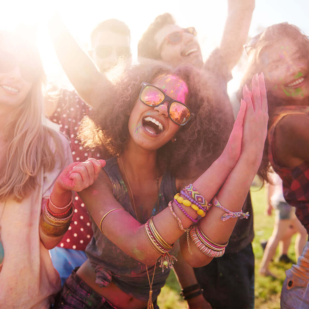 Colorful Festival Makeup That Guarantees the Perfect Summer Vibe